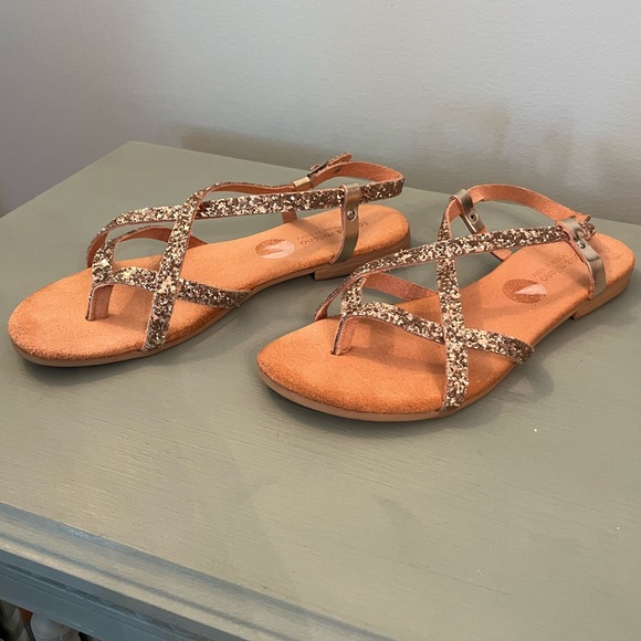 Sophia Milano glitter sandals! - Picture 6 of 9